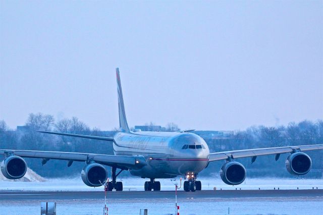 Airbus A340-600 (A6-EHL)