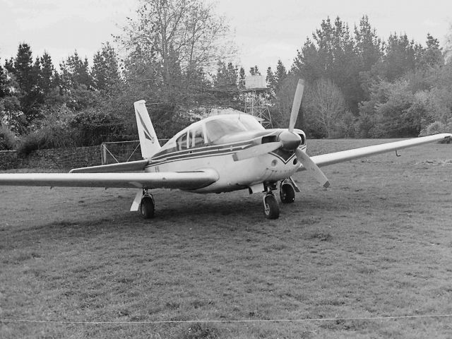 Piper PA-24 Comanche (VH-EDM)