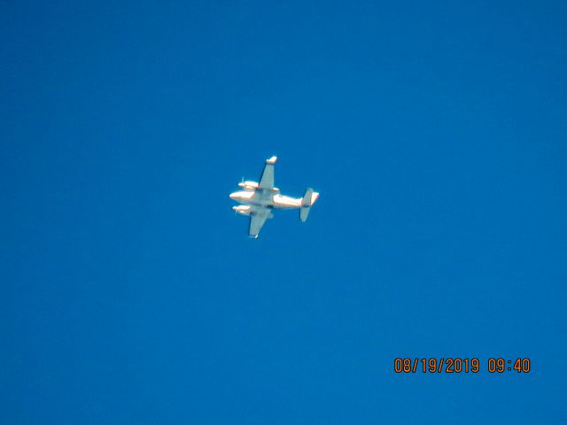 Piper Navajo (N27693)