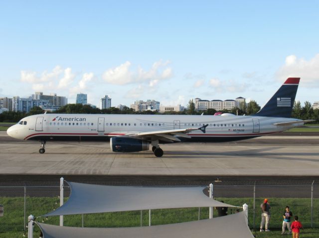 Airbus A321 (N578UW)