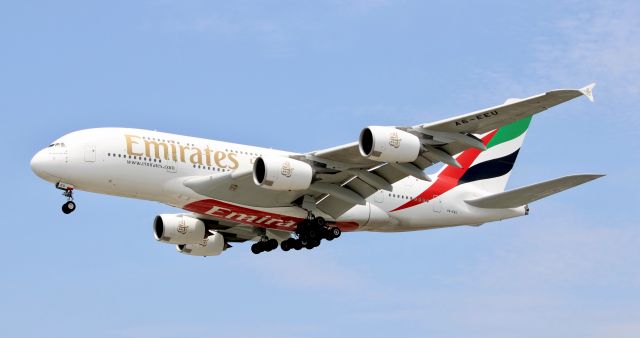 Airbus A380-800 (A6-EEU)