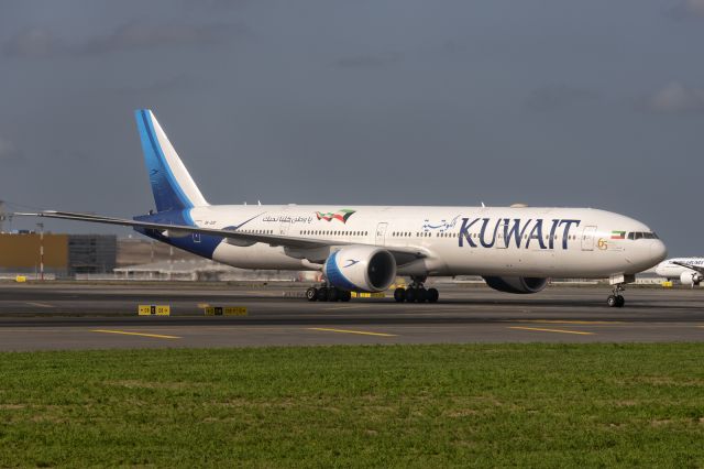 BOEING 777-300 (9K-AOF) - 27th Oct., 2019: Taxiing to the gate at İstanbul Havalimanı - the brand new airport by the Black Sea. 