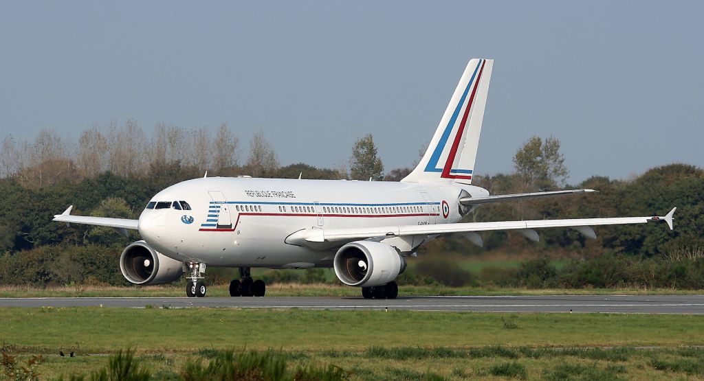 Airbus A310 (F-RADB) - Fixed point on the runway 07R/25L, airport  Brest-Guipavas (BES-LFRB), of an French Air Force Airbus A310-304 before takeoff.