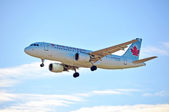 Airbus A320 (C-FGKH)