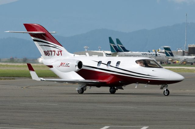 Honda HondaJet (N677JT)