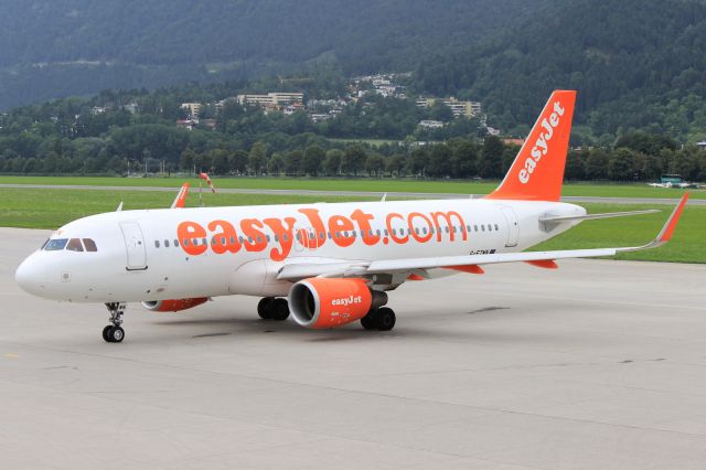 Airbus A320 (G-EZWN)