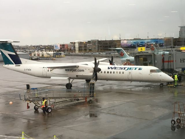 de Havilland Dash 8-400 (C-FHEN)