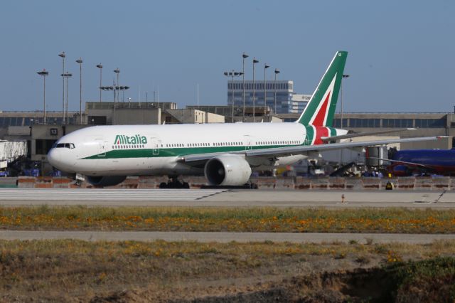 Boeing 777-200 (EI-ISO)