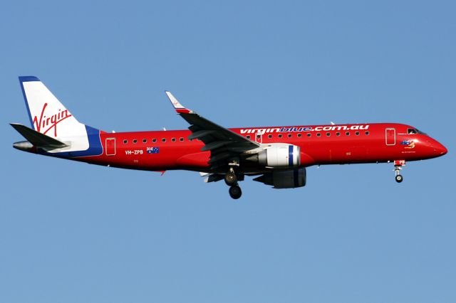 Embraer ERJ-190 (VH-ZPB)