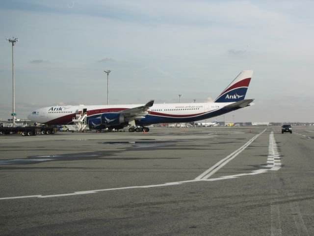 Airbus A340-500 (CS-TFW)