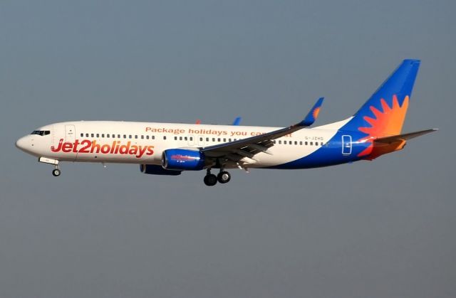 Boeing 737-800 (G-JZHD)