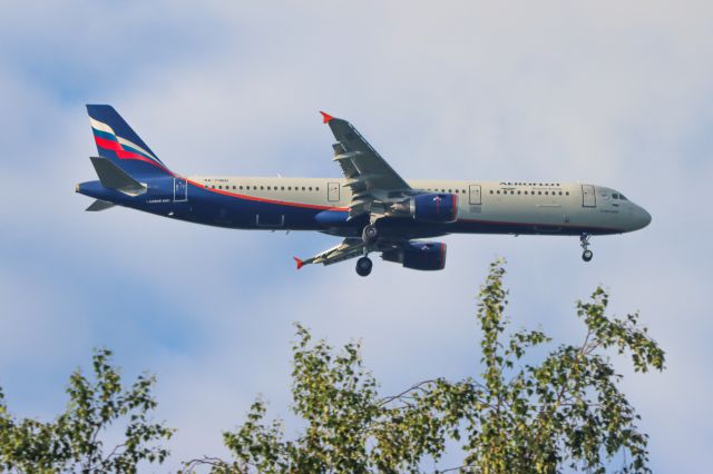 Airbus A321 (RA-73160)