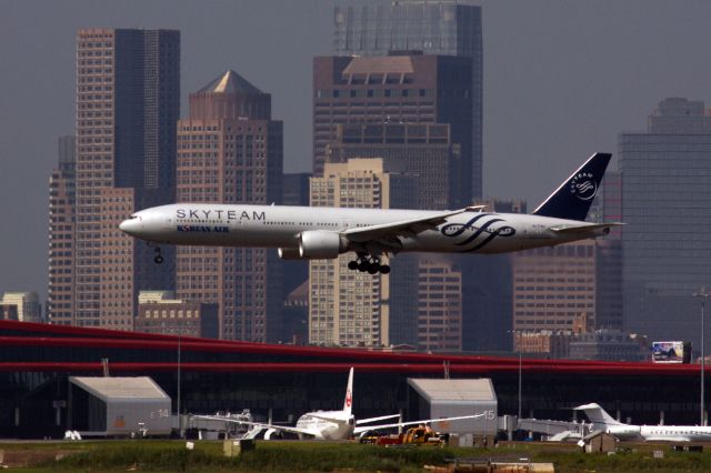 BOEING 777-300ER (HL7783)