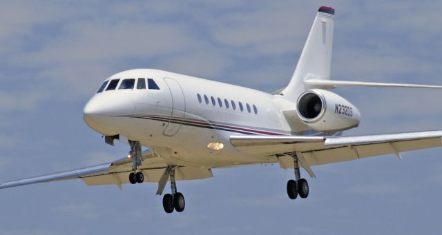 Dassault Falcon 2000 (N232QS)