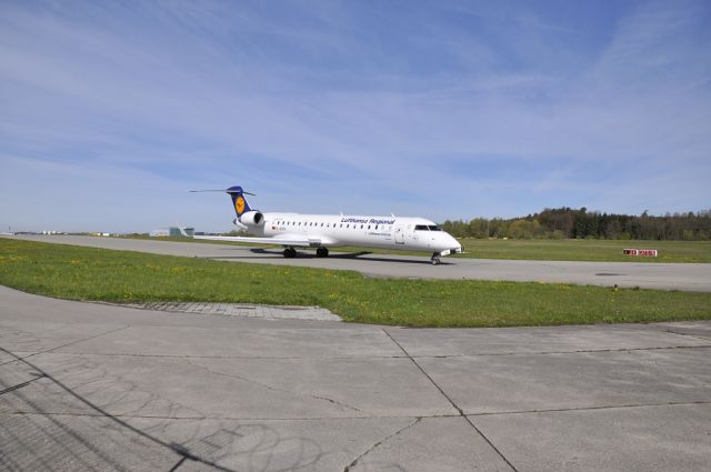 Canadair Regional Jet CRJ-700 (D-ACPH)