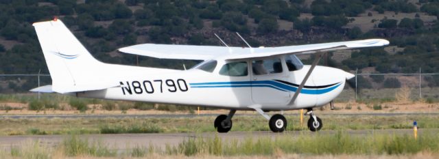 Cessna Skyhawk (N80790) - Sierra Aviation