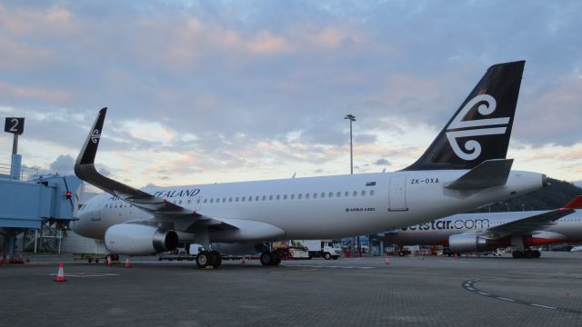 Airbus A320 (ZK-OXA)