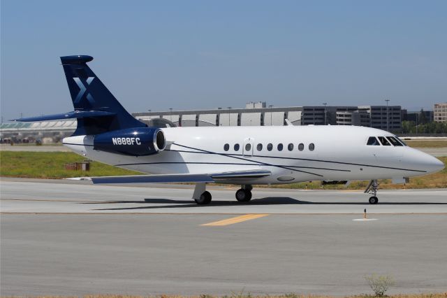 Dassault Falcon 2000 (N888FC)