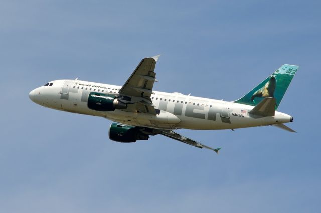 Airbus A319 (N905FR) - Departing DFW 05/10/2013.