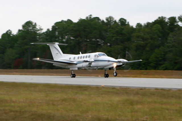 Beechcraft Super King Air 200 (N34LT)