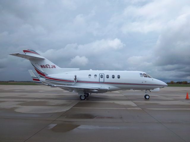 Hawker 800 (N662JN)