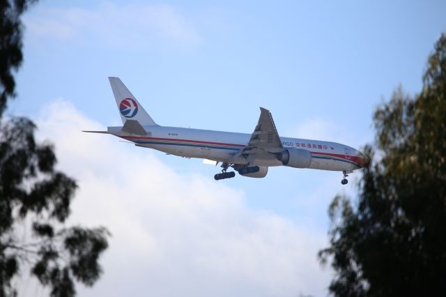 BOEING 777-200LR (B-2078)