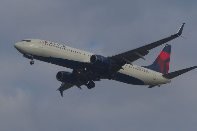 Boeing 737-900 (N960DZ)