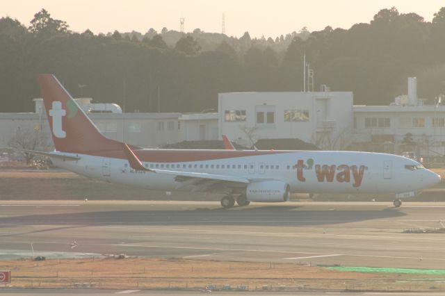 Boeing 737-800 (HL8324)