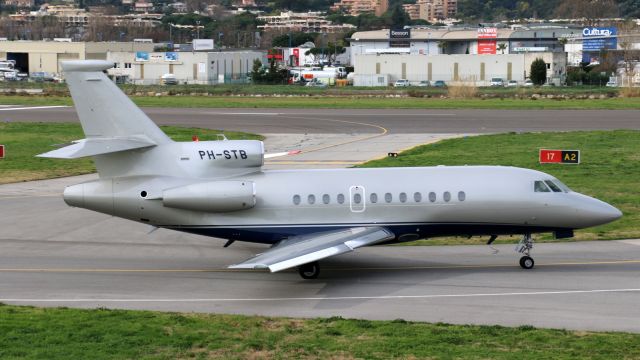Dassault Falcon 900 (PH-STB)