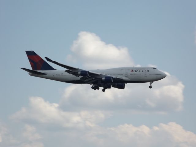 Boeing 747-400 (N675NW) - From our 9th floor balcony