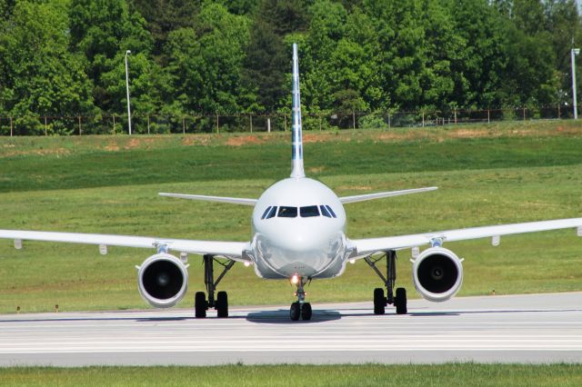 Airbus A319 (N764US)