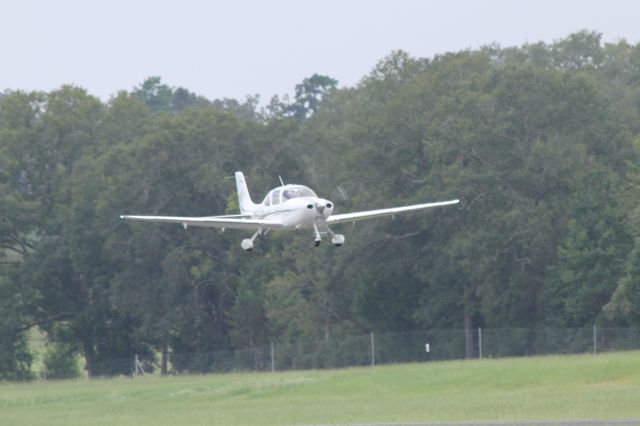 Cirrus SR-22 (N587CD) - Low Pass