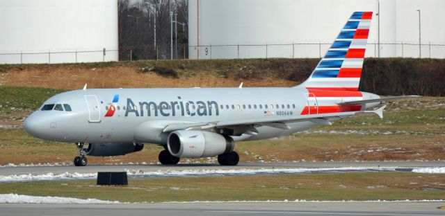 Airbus A319 (N806AW) - Overlook. Taxiing to runway 18C.