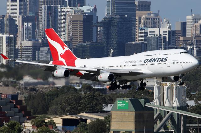 Boeing 747-400 (VH-OJS) - ON 5 DECEMBER 2017