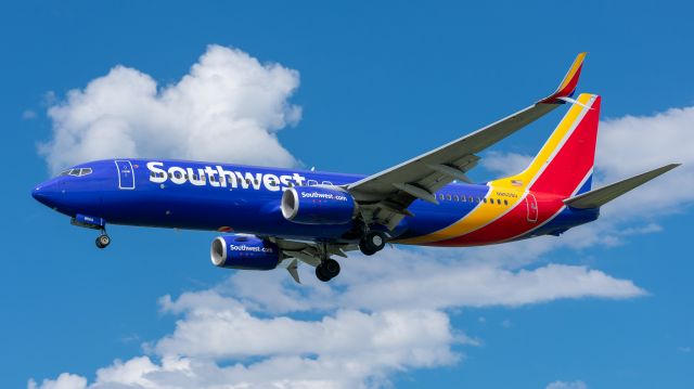 Boeing 737-800 (N8509U) - Flying into Dallas Love Field April 27, 2019.