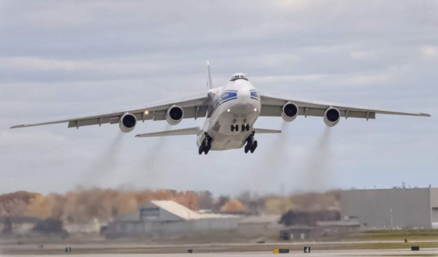 Antonov An-124 Ruslan (RA-82078) - Volga Dnepr 1181 leaving DTW empty to pick up GE90s from LCK, after dropping generators for Consumers Energy. 