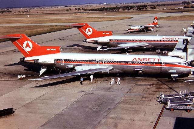 Beechcraft Bonanza (36) (VH-RMM) - ANSETT AIRLINES OF AUSTRALIA - BOEING 727-277 - REG : VH-RMM (CN 21647/1436) - TULLAMARINE MELBURNE VIC. AUSTRALIA - YMML 26/10/1980 35MM SLIDE CONVERSION USING A LIGHTBOX AND A NIKON CAMERA (MACRO)