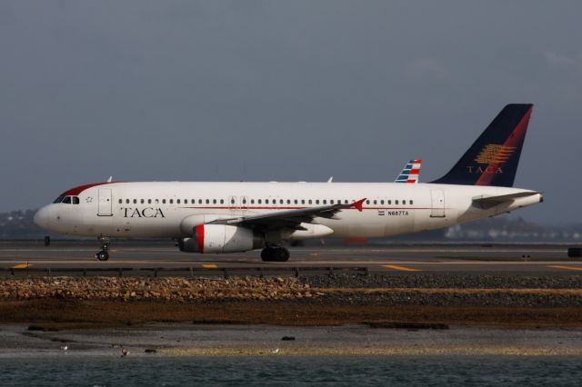 Airbus A320 (N687TA)