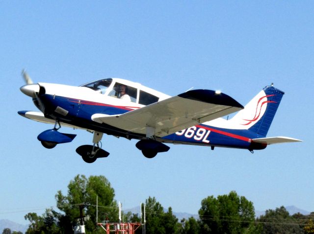 Piper Cherokee (N4969L) - Taking off RWY 24