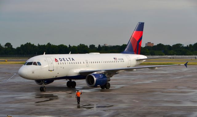 Airbus A319 (N321NB) - Delta Air Lines Airbus A319-114 N321NB in Minneapolis 