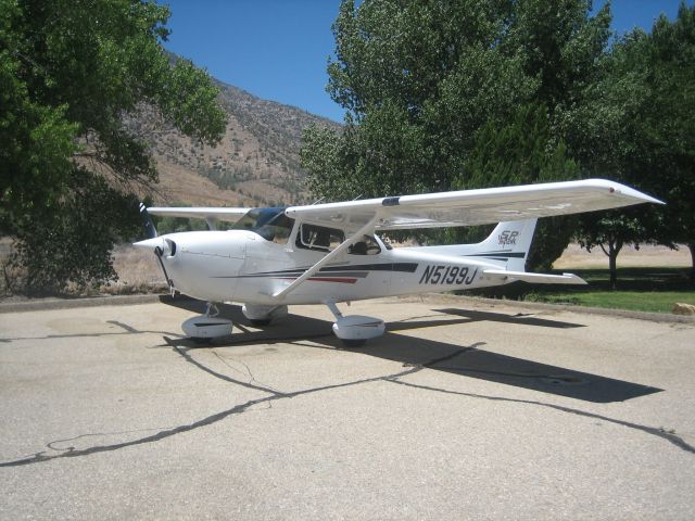 Cessna Skyhawk (N5199J)