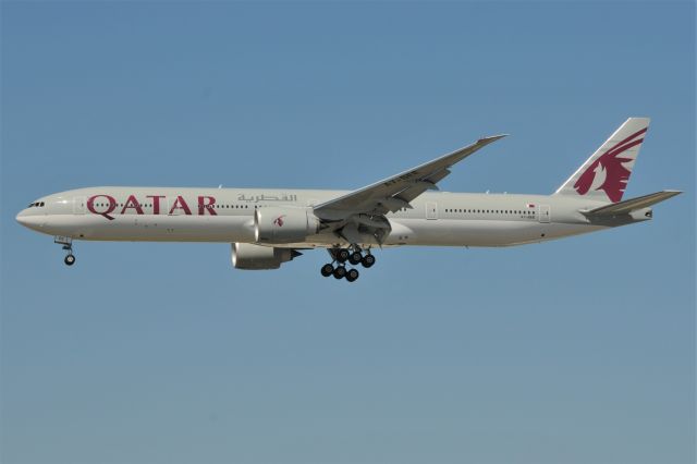 BOEING 777-300 (A7-BEE)