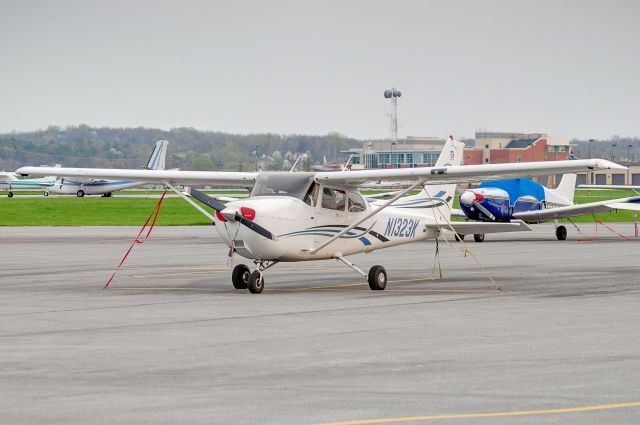 Cessna Skyhawk (N1323K) - Seen at KFDK on 4/3/2010.      a href=http://discussions.flightaware.com/profile.php?mode=viewprofile&u=269247  [ concord977 profile ]/a