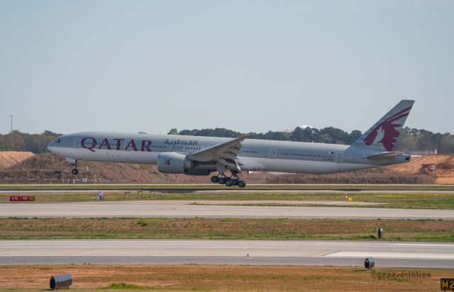 Boeing 777-200 (A7-BAO) - Overcast day shot of Qatar B777 landing at ATL airport.  View from south parking lot.  