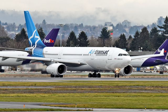 Airbus A330-200 (C-GTSN)