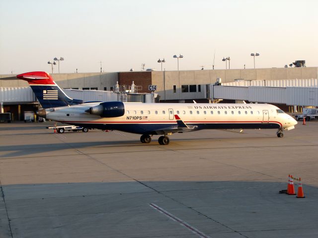 Canadair Regional Jet CRJ-700 (N710PS)