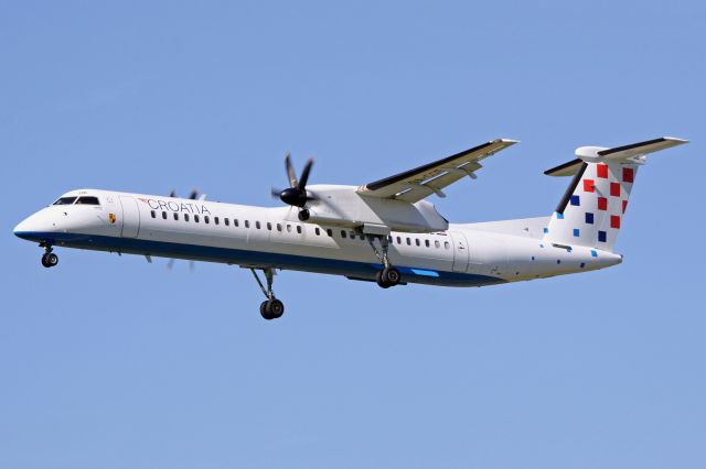 de Havilland Dash 8-400 (9A-CQE)