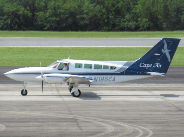 Cessna 402 (N196CA)