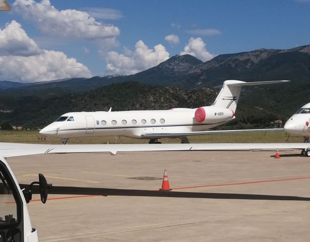 Gulfstream Aerospace Gulfstream V (M-HERI) - Aeroporto 