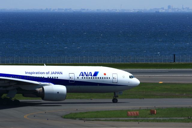 Boeing 777-200 (JA707A)